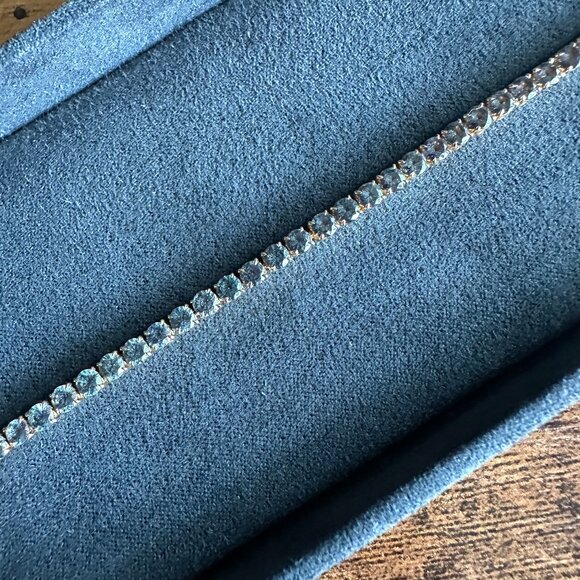 David Yurman Tennis Bracelet in 18K Gold w/ Color Change Garnets - 3mm - Medium - Picture 7 of 16